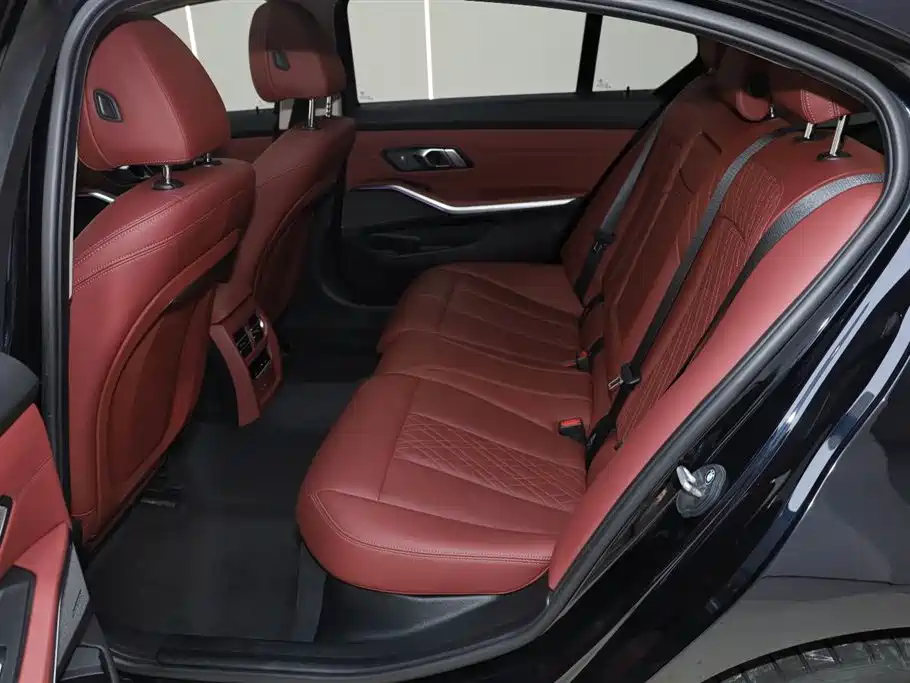 BMW 3 Series 2025 330Li M Sport Night Edition фото 25