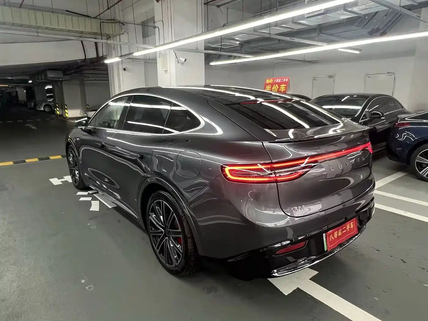 Фото 7 - Zhijie Luxeed R7