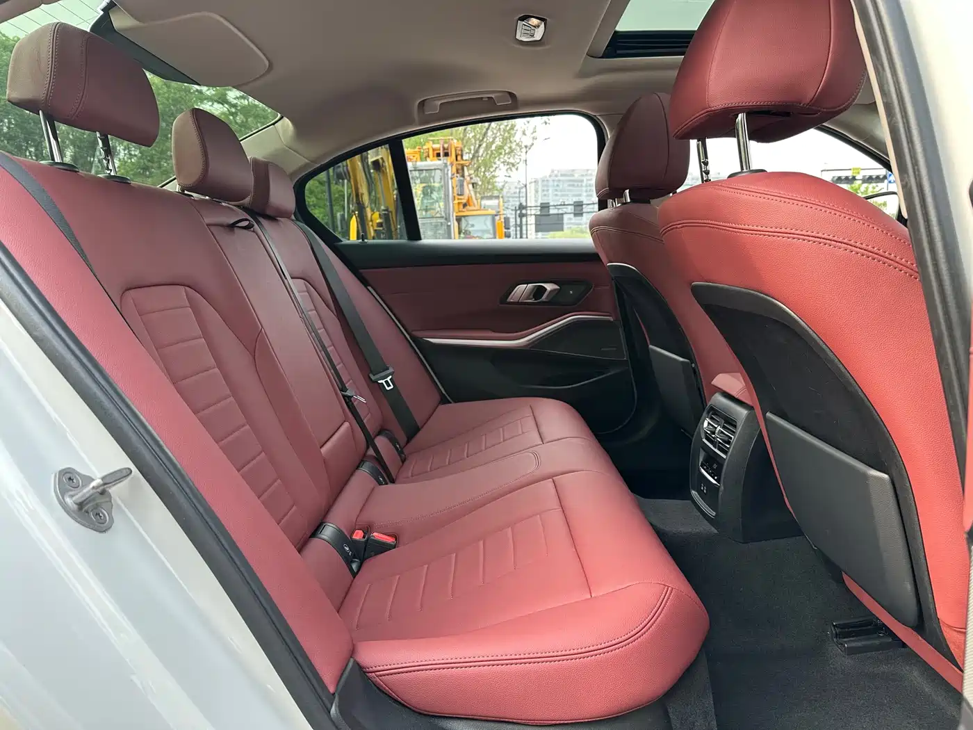 BMW 3 Series 2021 325i M Sport Night Edition фото 6