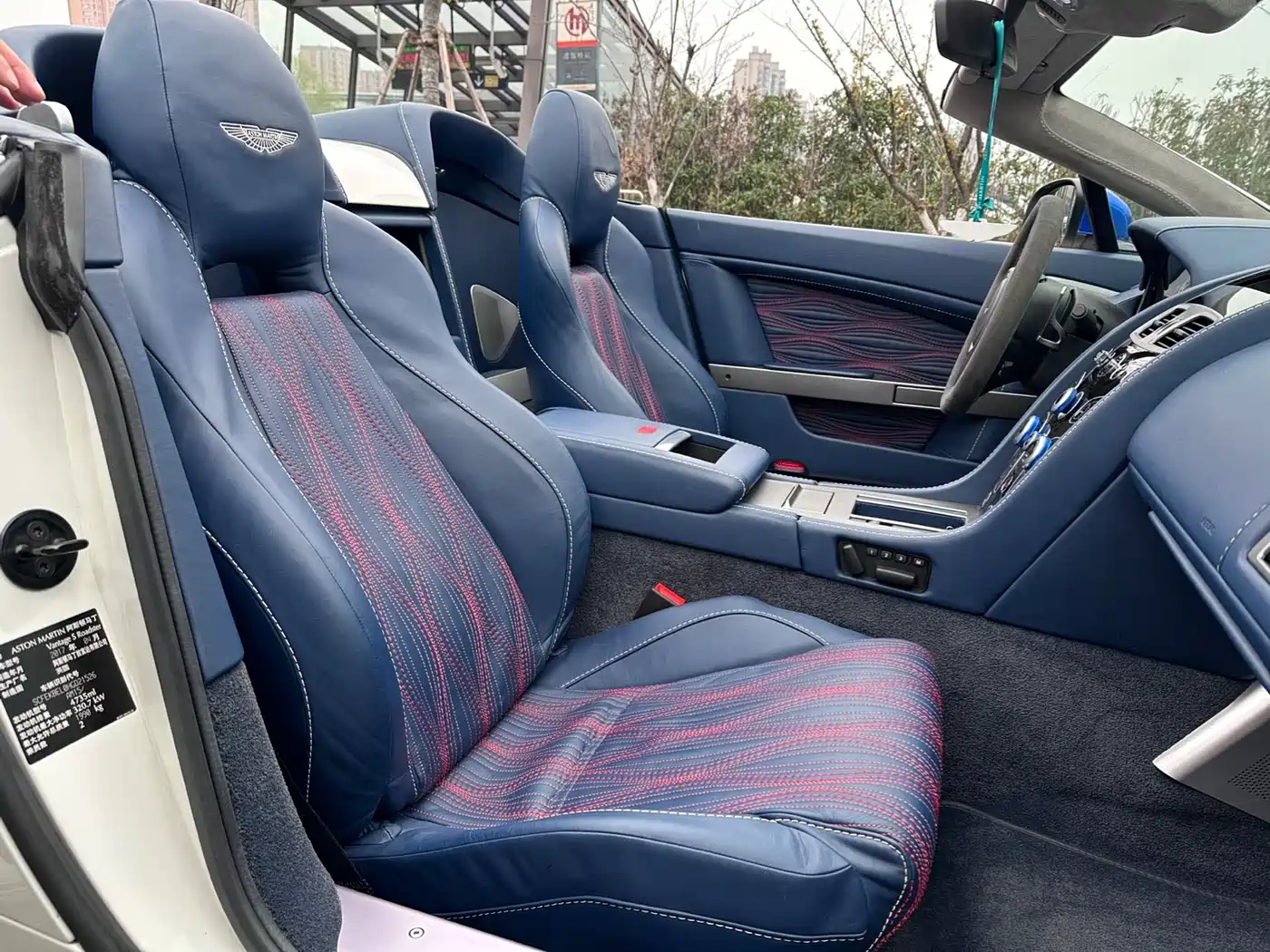 Aston Martin V8 Vantage 2017 4.7L S British Limited Convertible фото 12