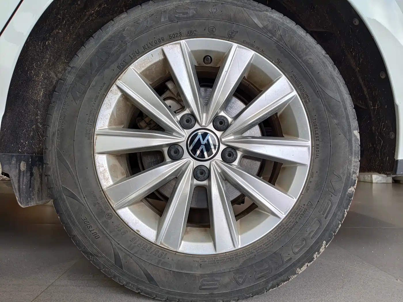 Volkswagen Lavida 2024 Model 1.5L Automatic Delight Edition фото 14