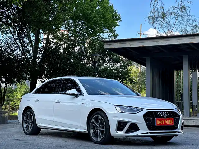Audi A4L 40 TFSI, Stylish Elegant