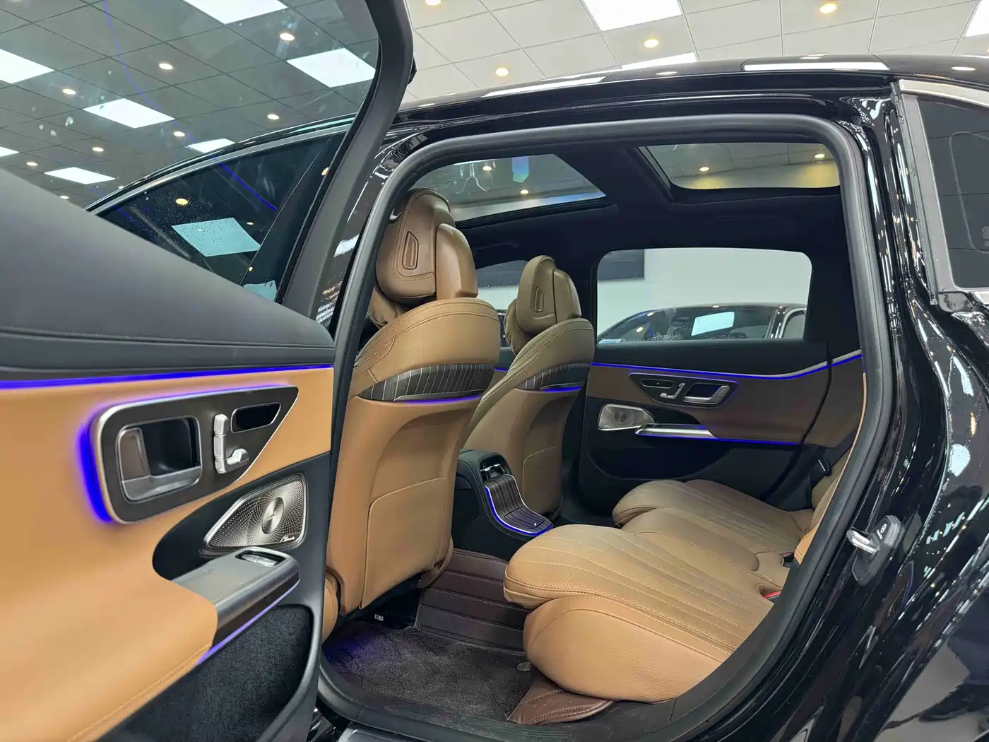 Mercedes-Benz E-Class 2025 E 300 L Luxury фото 6