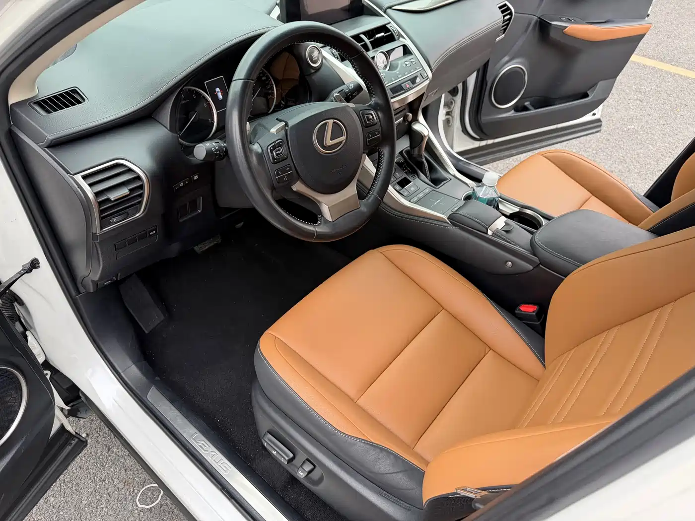 Lexus NX 2018 Model 300 FWD Fengxing Edition фото 24