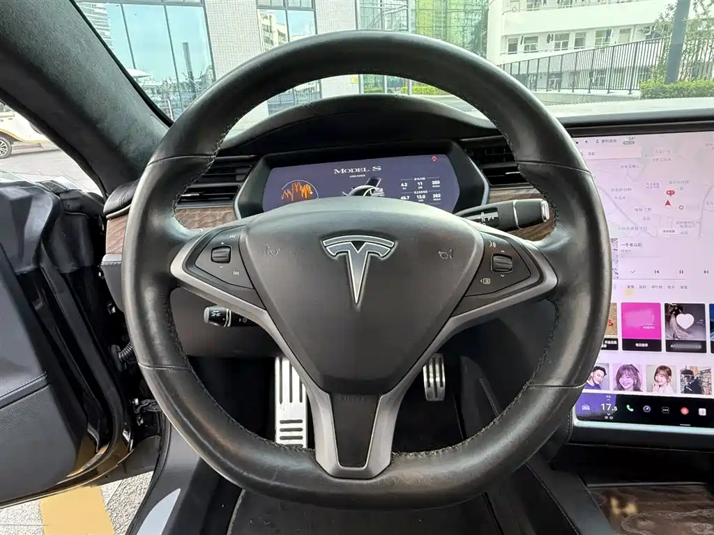 TESLA MODEL S