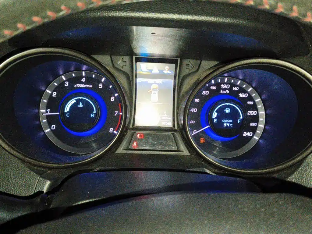 Фото 7 - Changan CS75