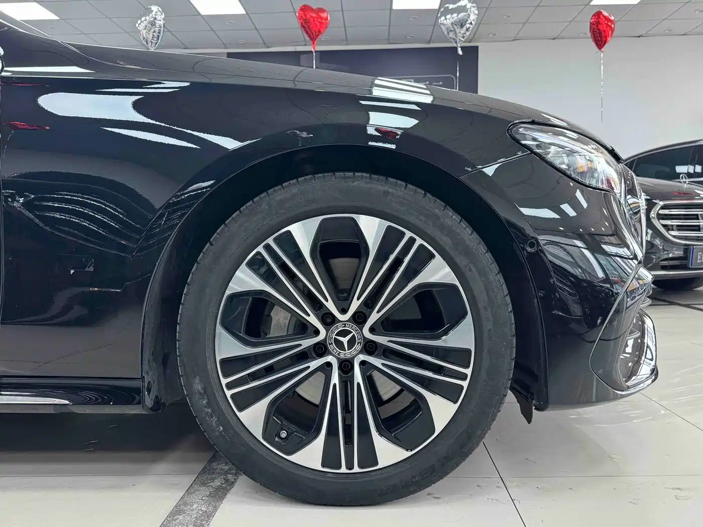 Mercedes-Benz E-Class 2024 E 300 L Fashion фото 4