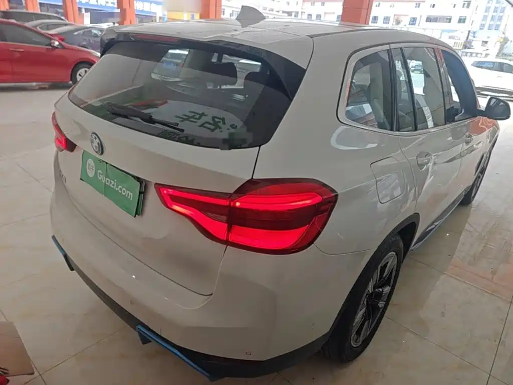 Фото 7 - BMW iX3
