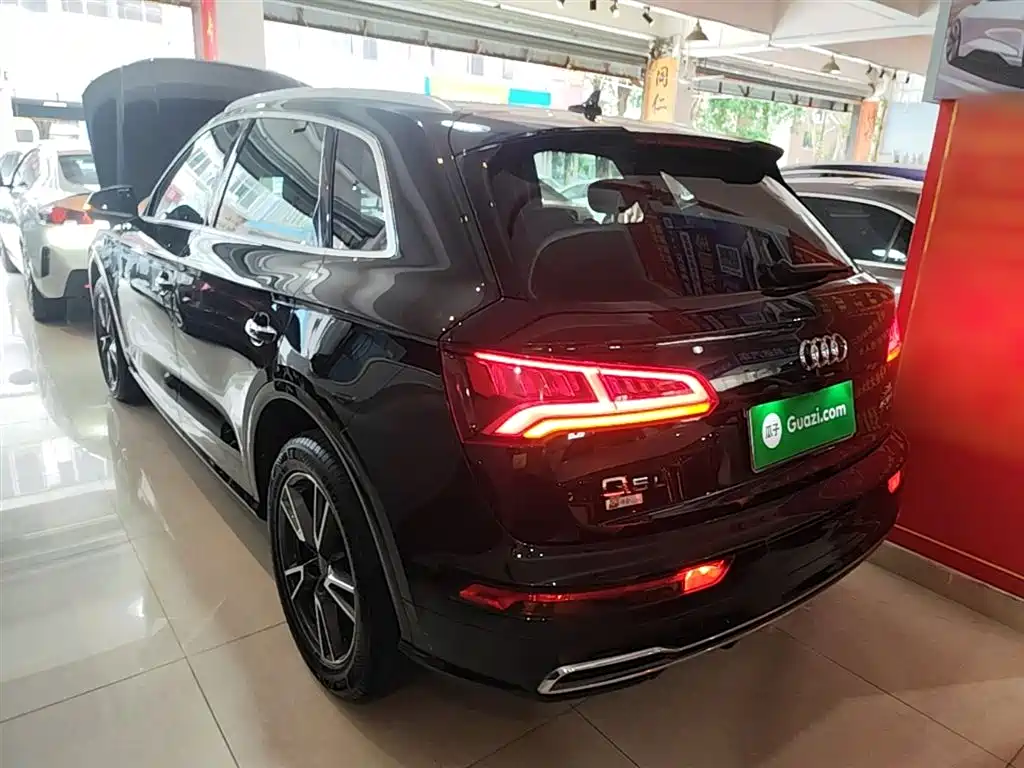 Audi Q5L 2020 Facelift 40 TFSI Honor Fashion фото 5