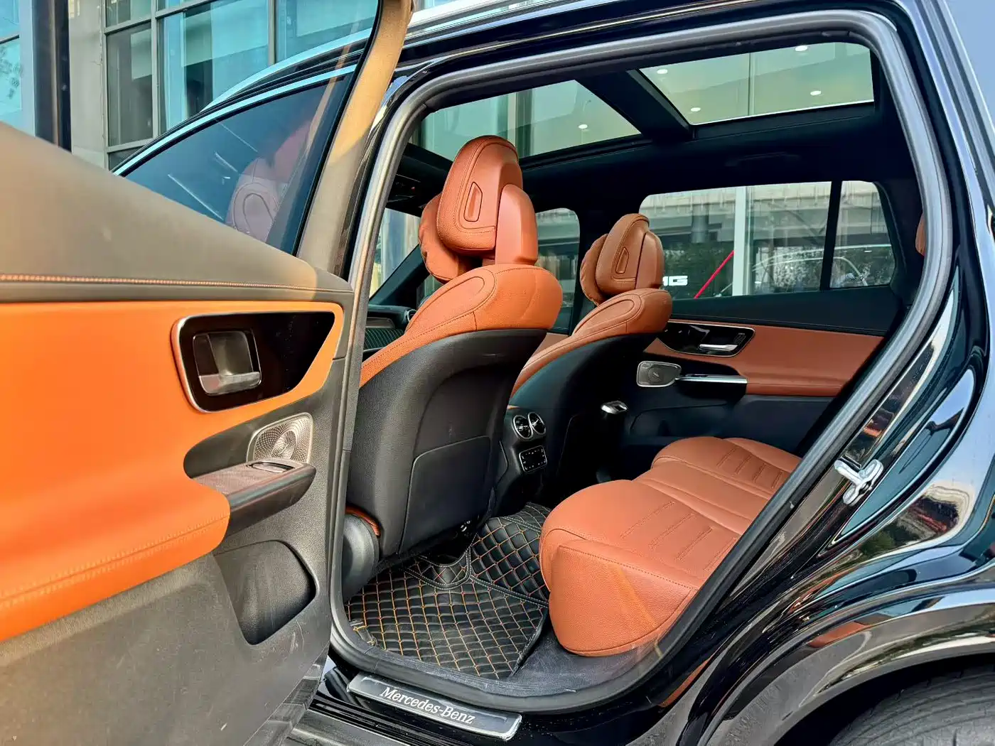 Mercedes-Benz GLC 2023 Facelift GLC 260 L 4MATIC Luxury 5-Seater фото 7
