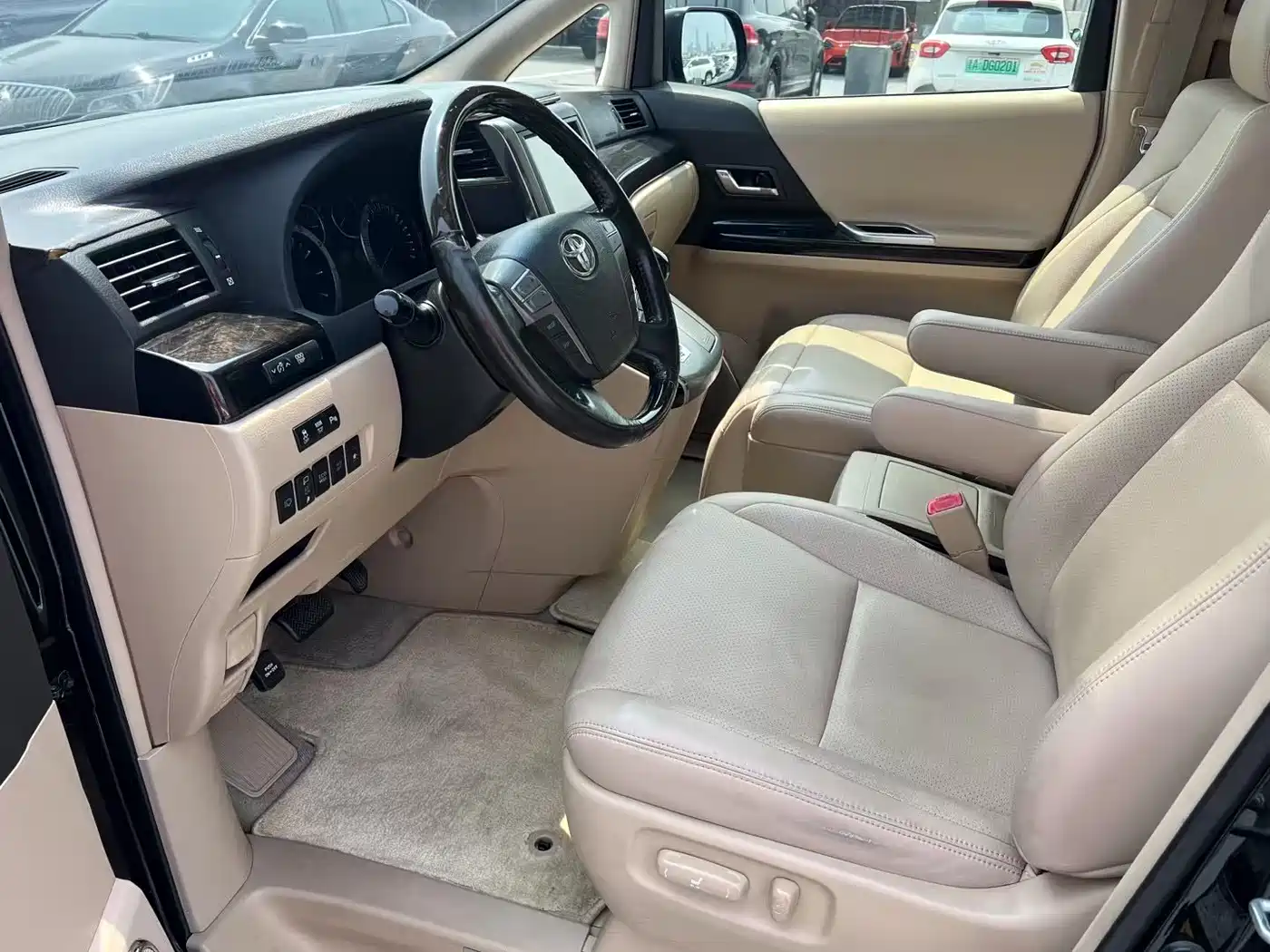 Toyota Alphard 2012 3.5L Luxury Edition фото 11