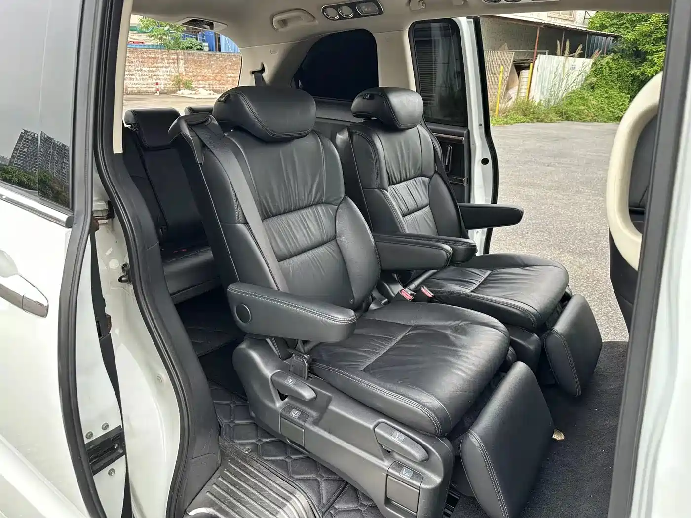 Photo 8 - Honda Odyssey
