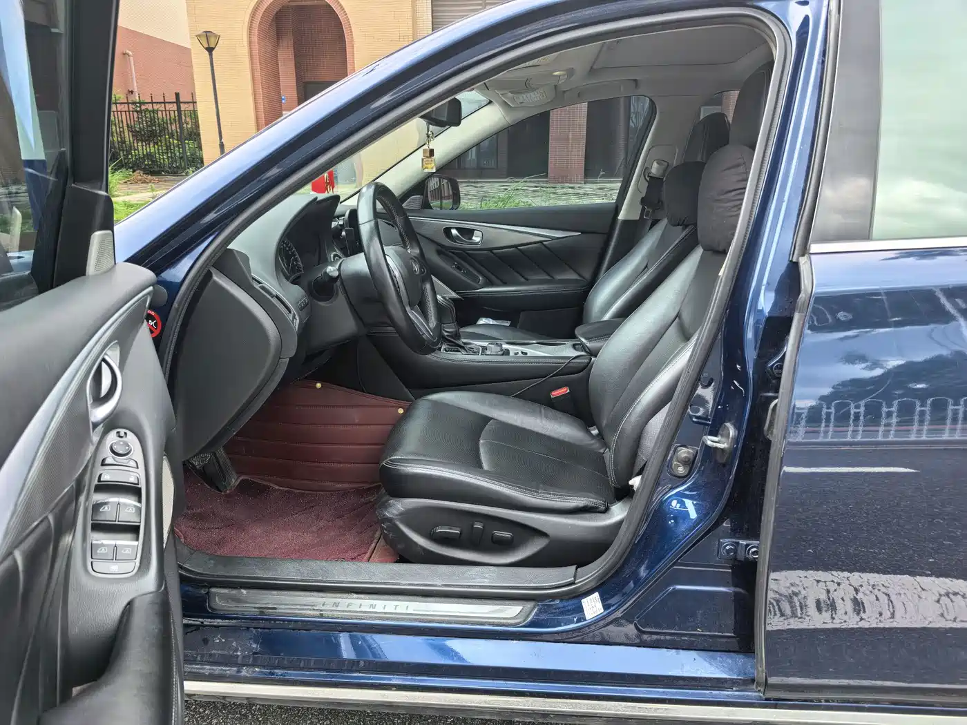 Фото 4 - Infiniti Q50L
