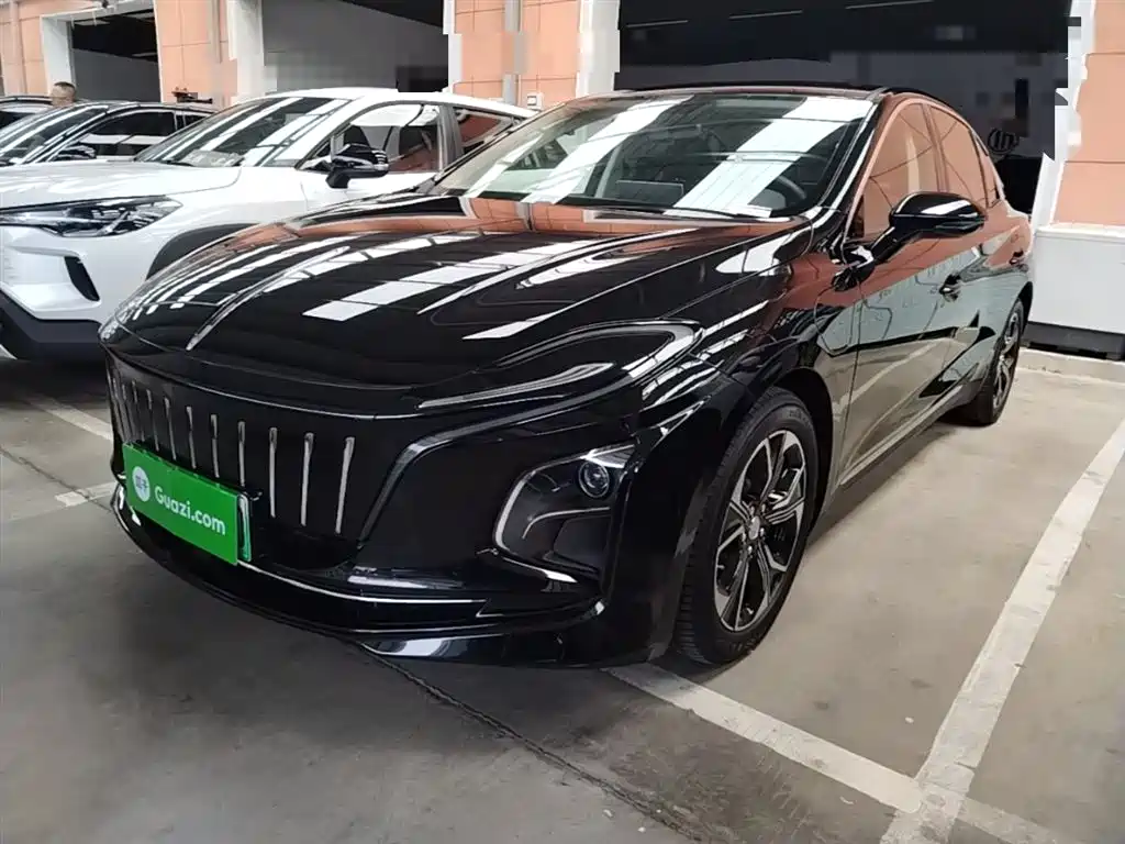 Hongqi E-QM5 2021 Charging Flag Joy Edition