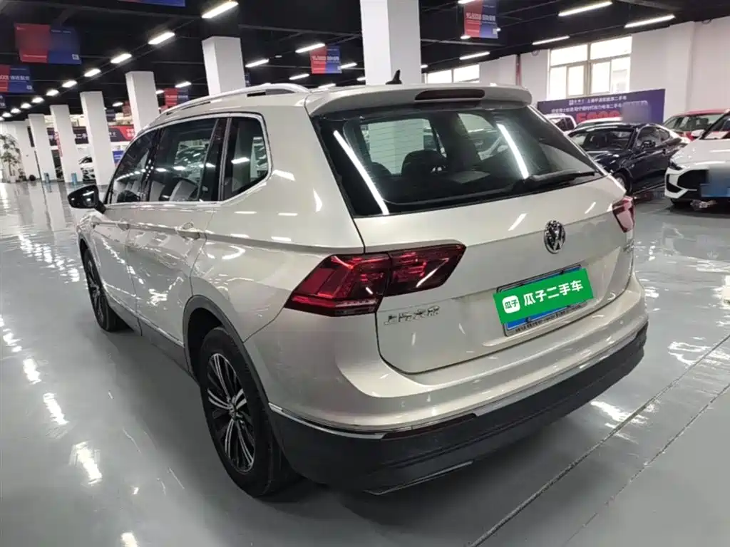 Volkswagen Tiguan L 2017 380TSI Automatic 4WD Luxury Edition фото 5