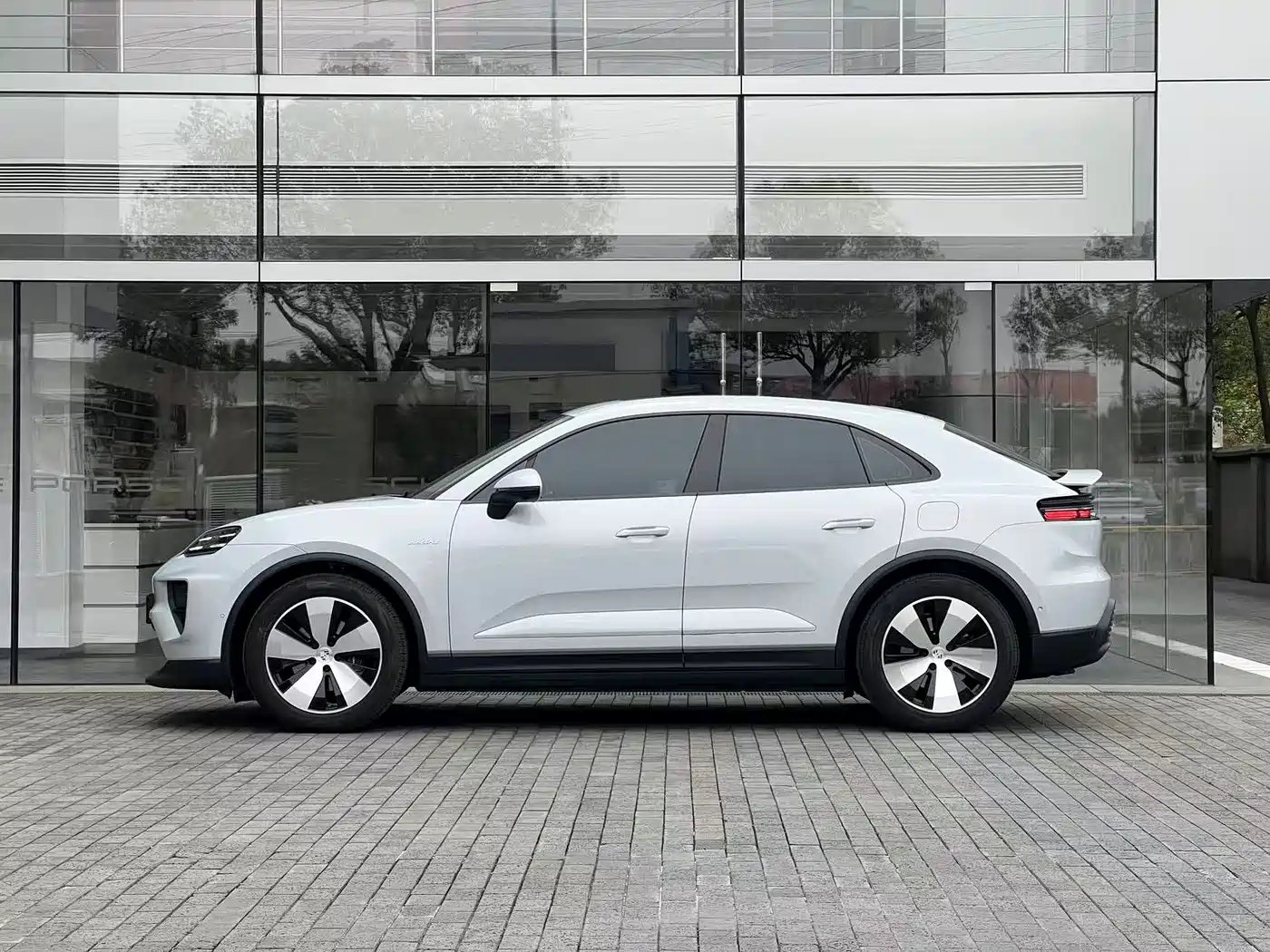 PORSCHE MACAN NEW ENERGY