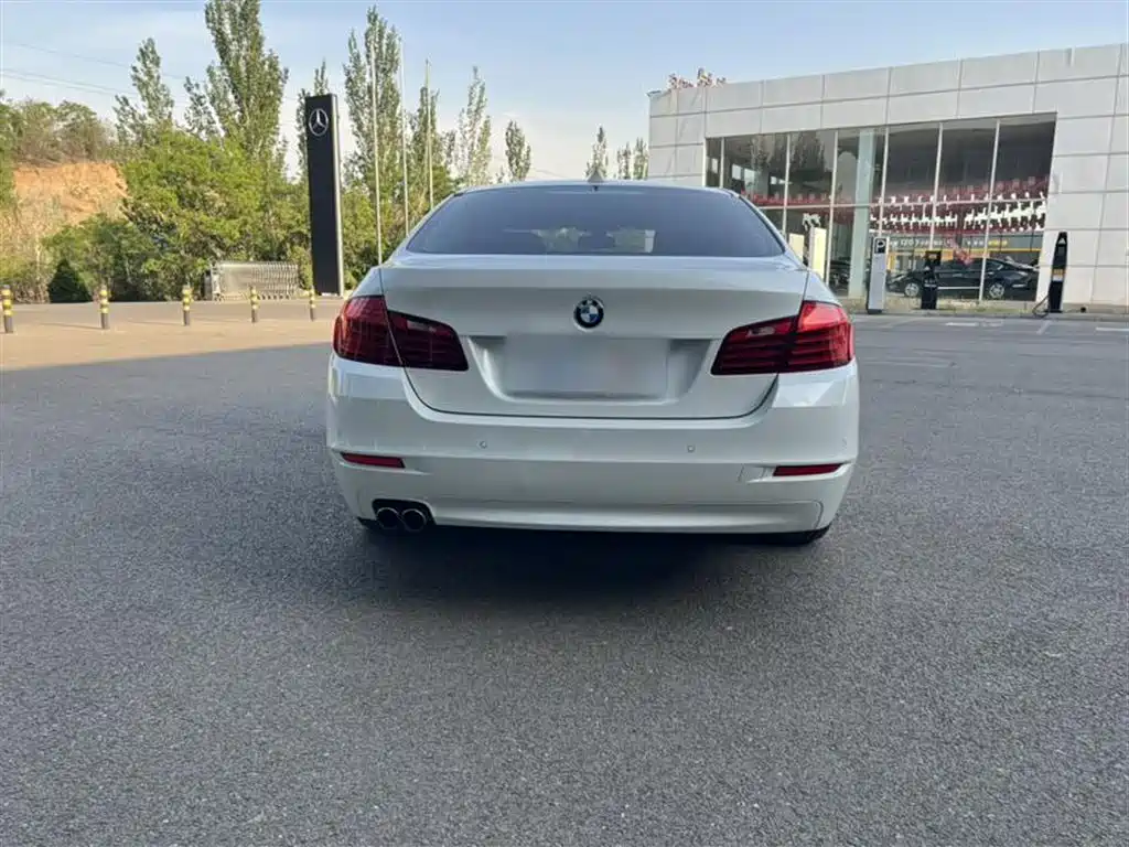 BMW 5 Series 2017 520Li Classic Edition фото 6