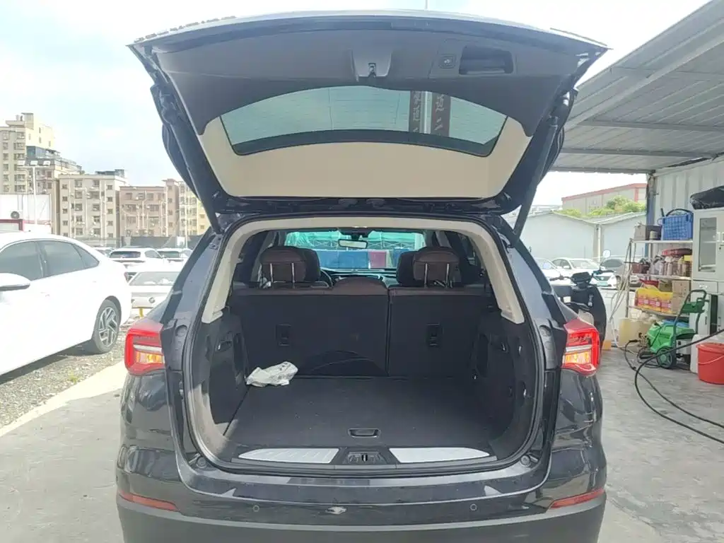 Photo 19 - Buick Envision Plus