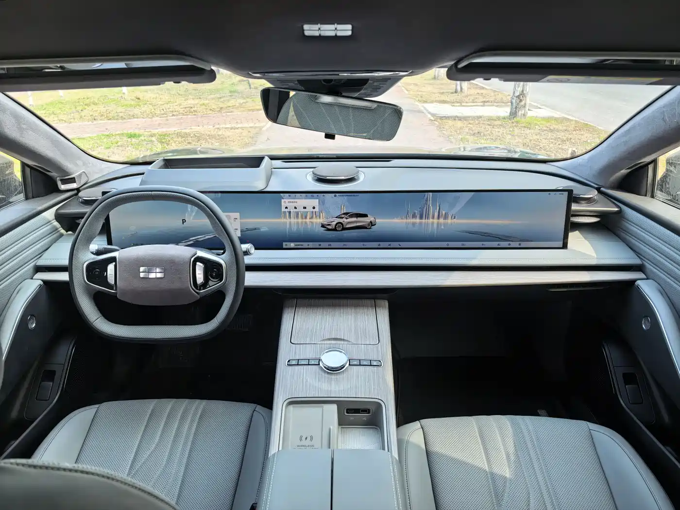 GEELY GALAXY GALAXY E8