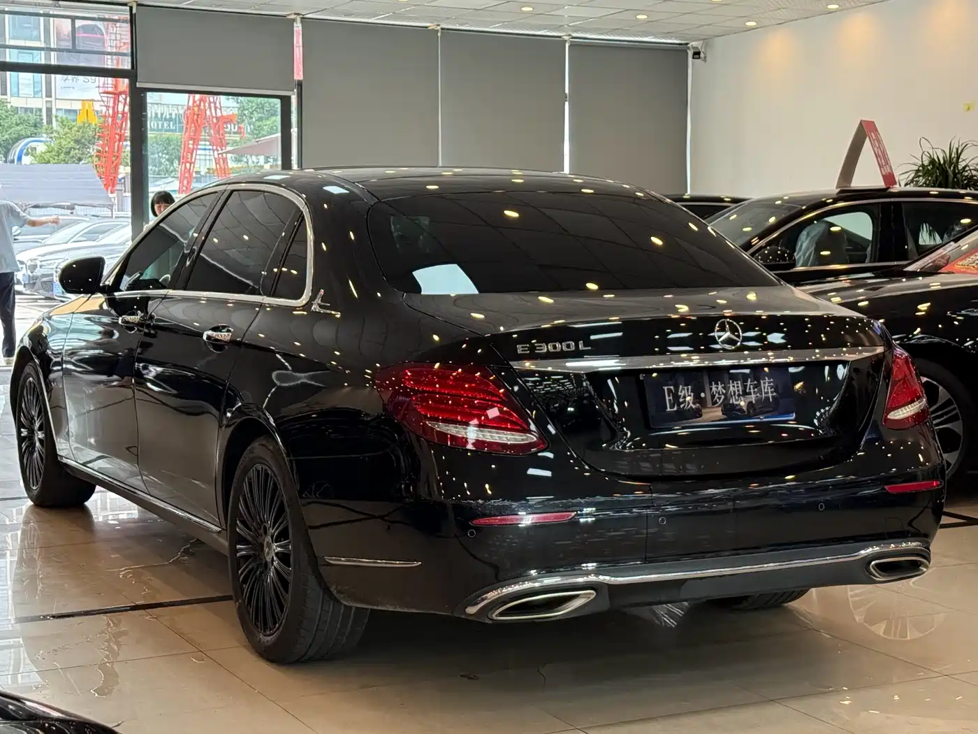 Mercedes-Benz E-Class 2020 E 300 L Luxury Model фото 23