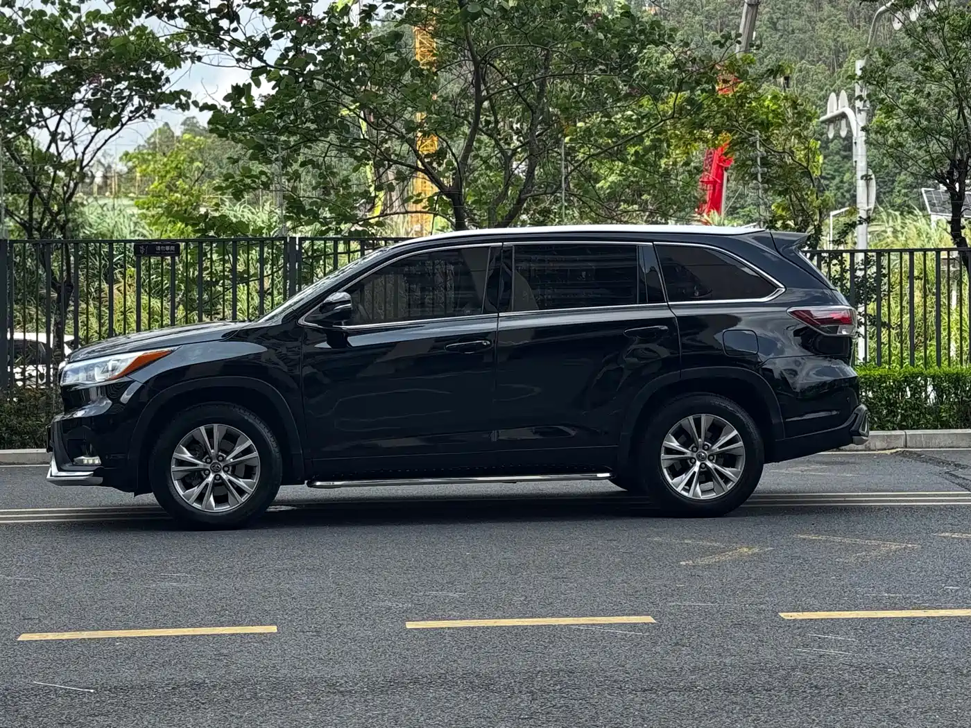 Toyota Highlander 2015 2.0T AWD Elite Edition 7-seater фото 8