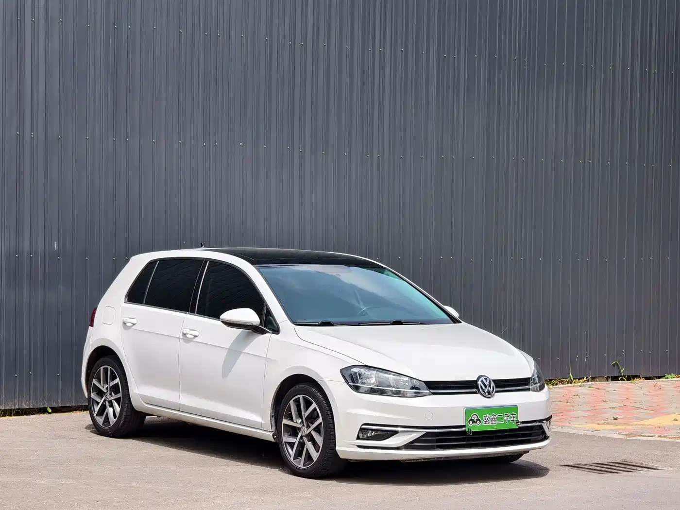 Volkswagen Golf 2020 200TSI DSG Comfort фото 3