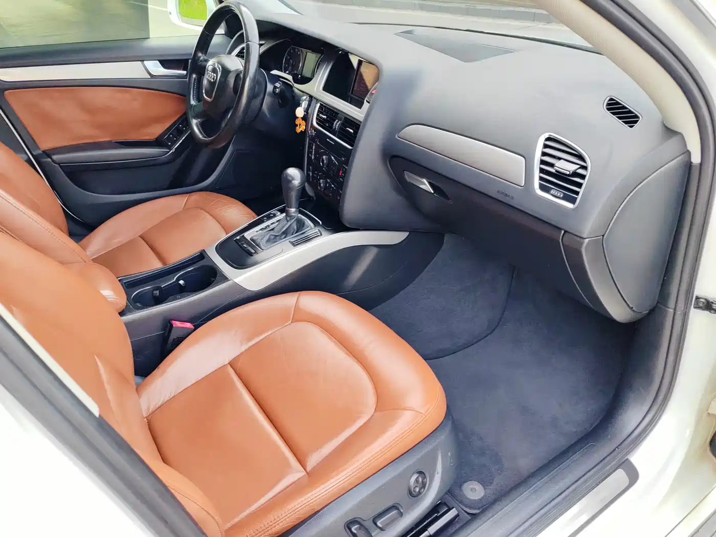 Audi A4L 2011 1.8 TFSI Comfort фото 16