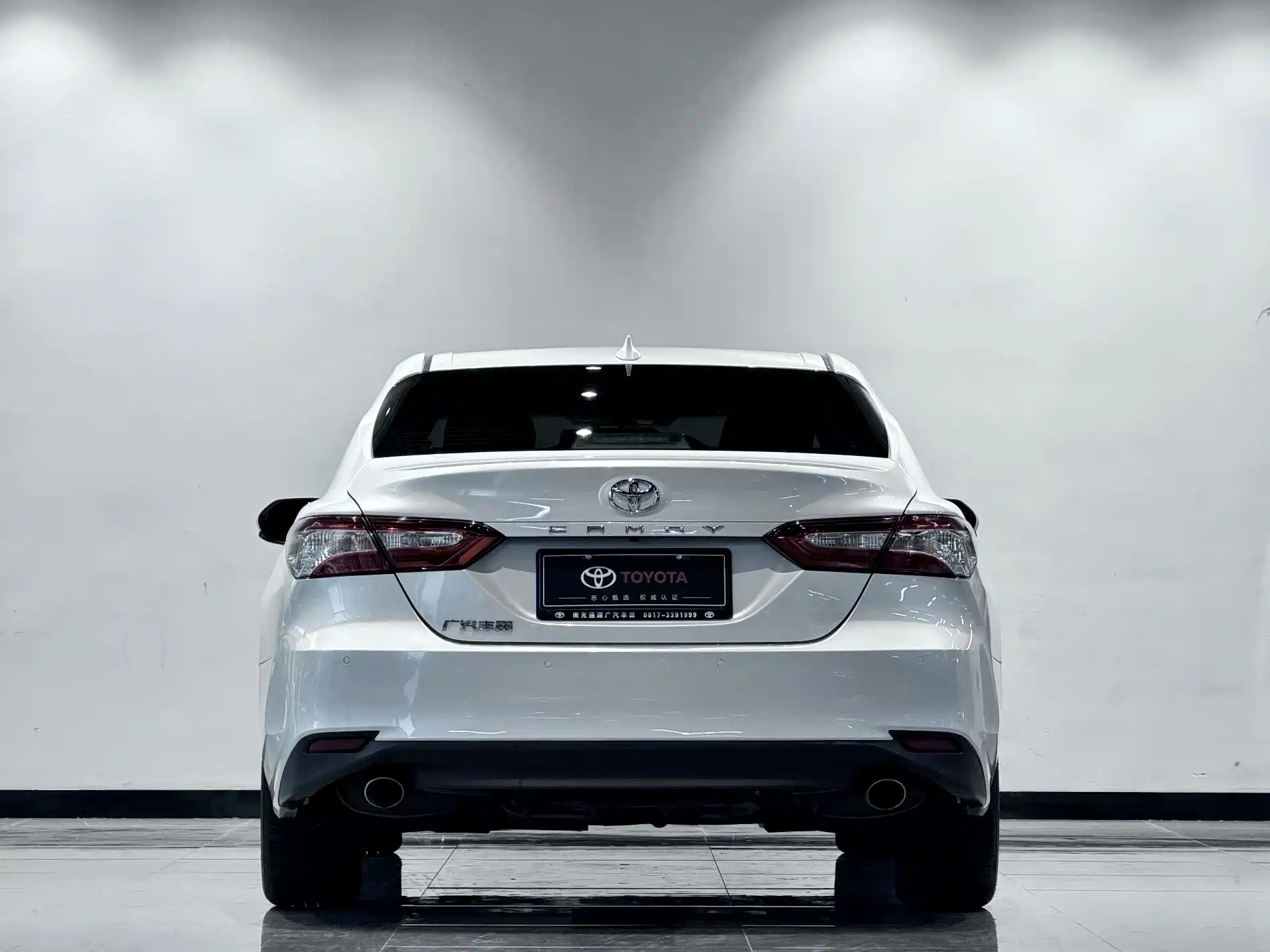 Фото 4 - Toyota Camry