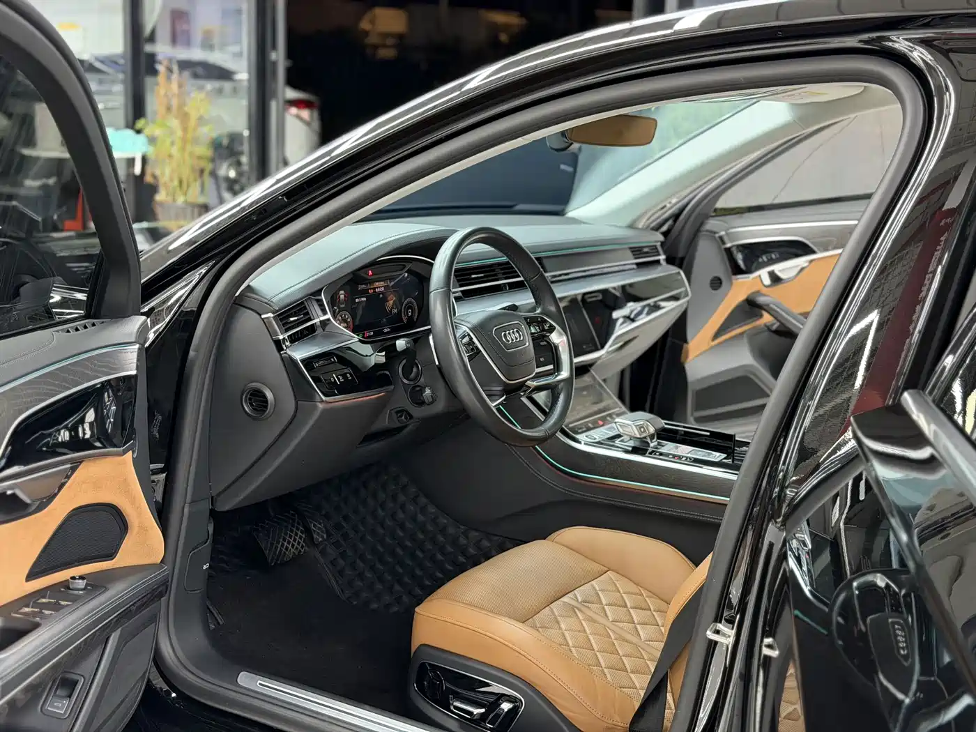 Фото 9 - Audi A8