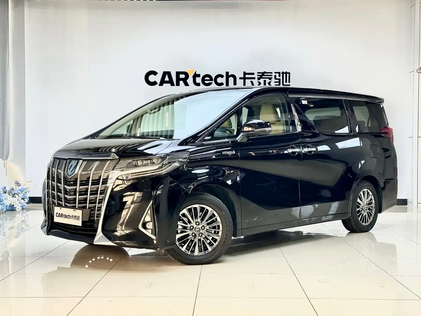 Toyota Alphard 2021 Hybrid 2.5L Luxury фото 2