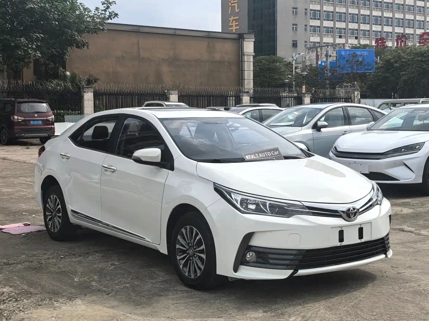 Toyota Corolla 2017 Facelift 1.2T S-CVT GL-i фото 3