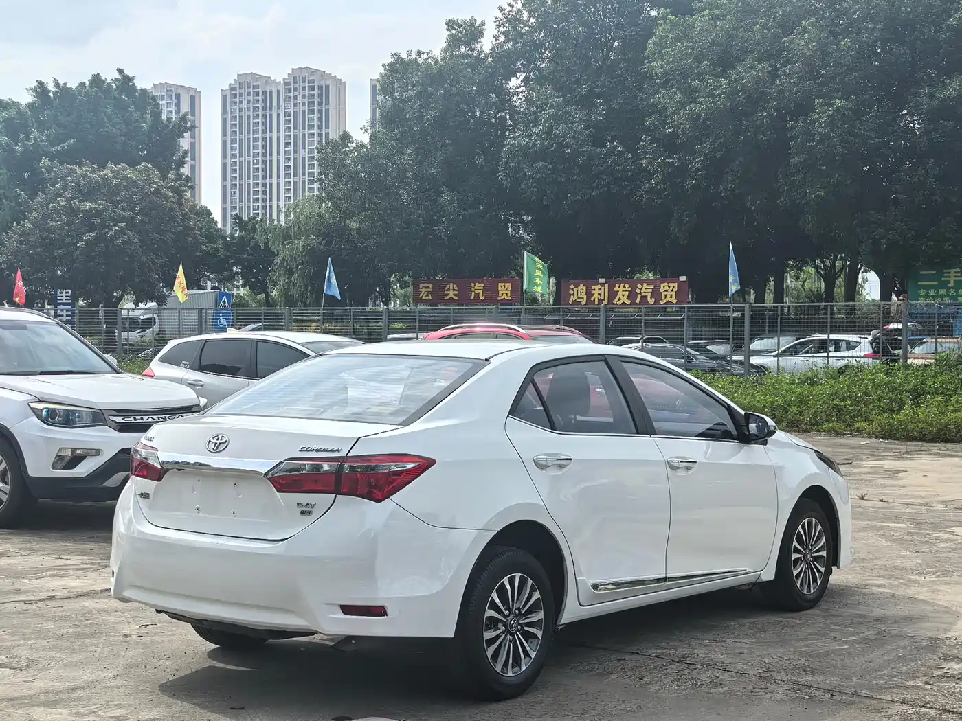 Toyota Corolla 2017 Facelift 1.2T S-CVT GL-i фото 15