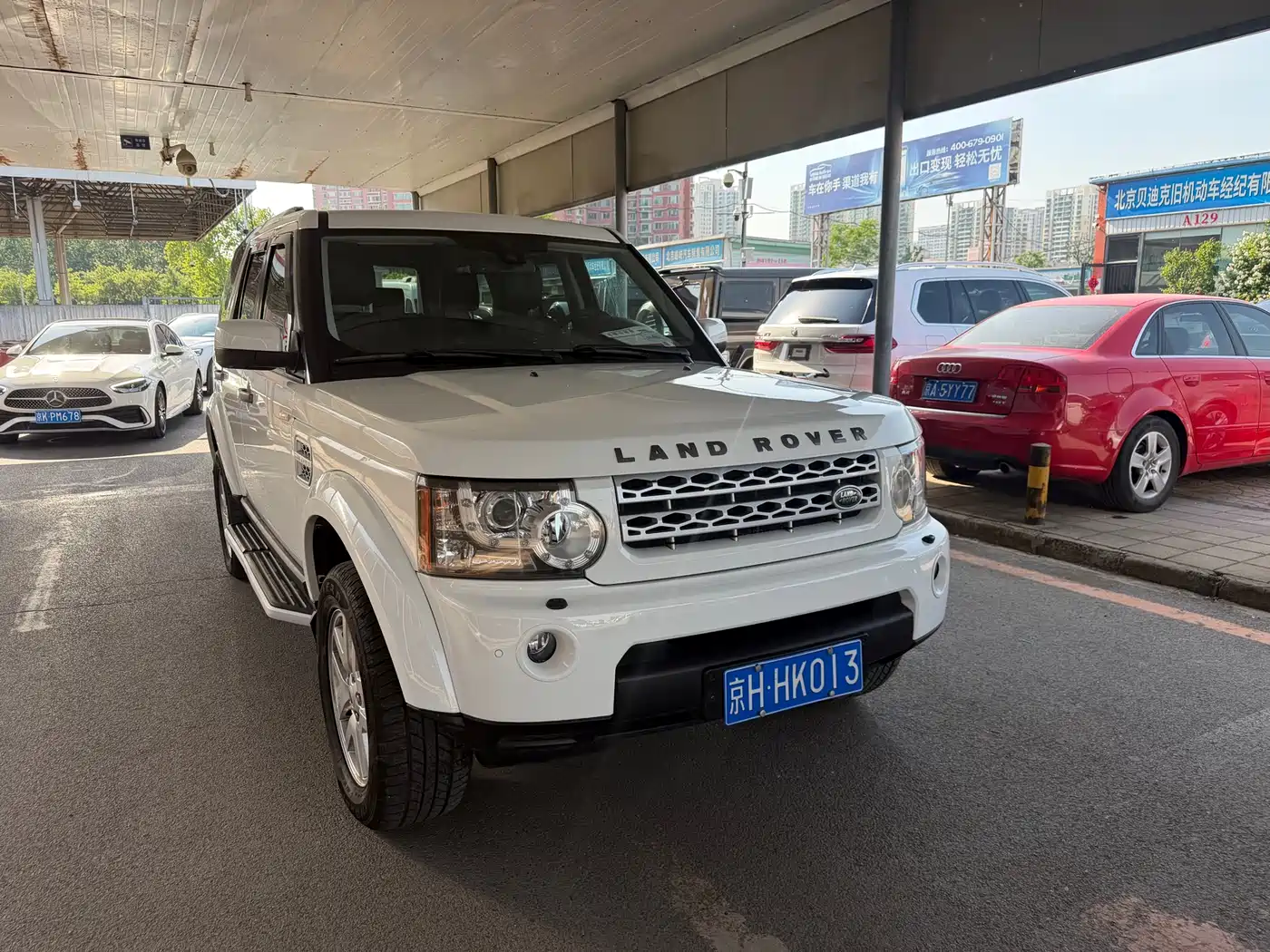 Land Rover Discovery 2011 4.0 V6 HSE фото 2