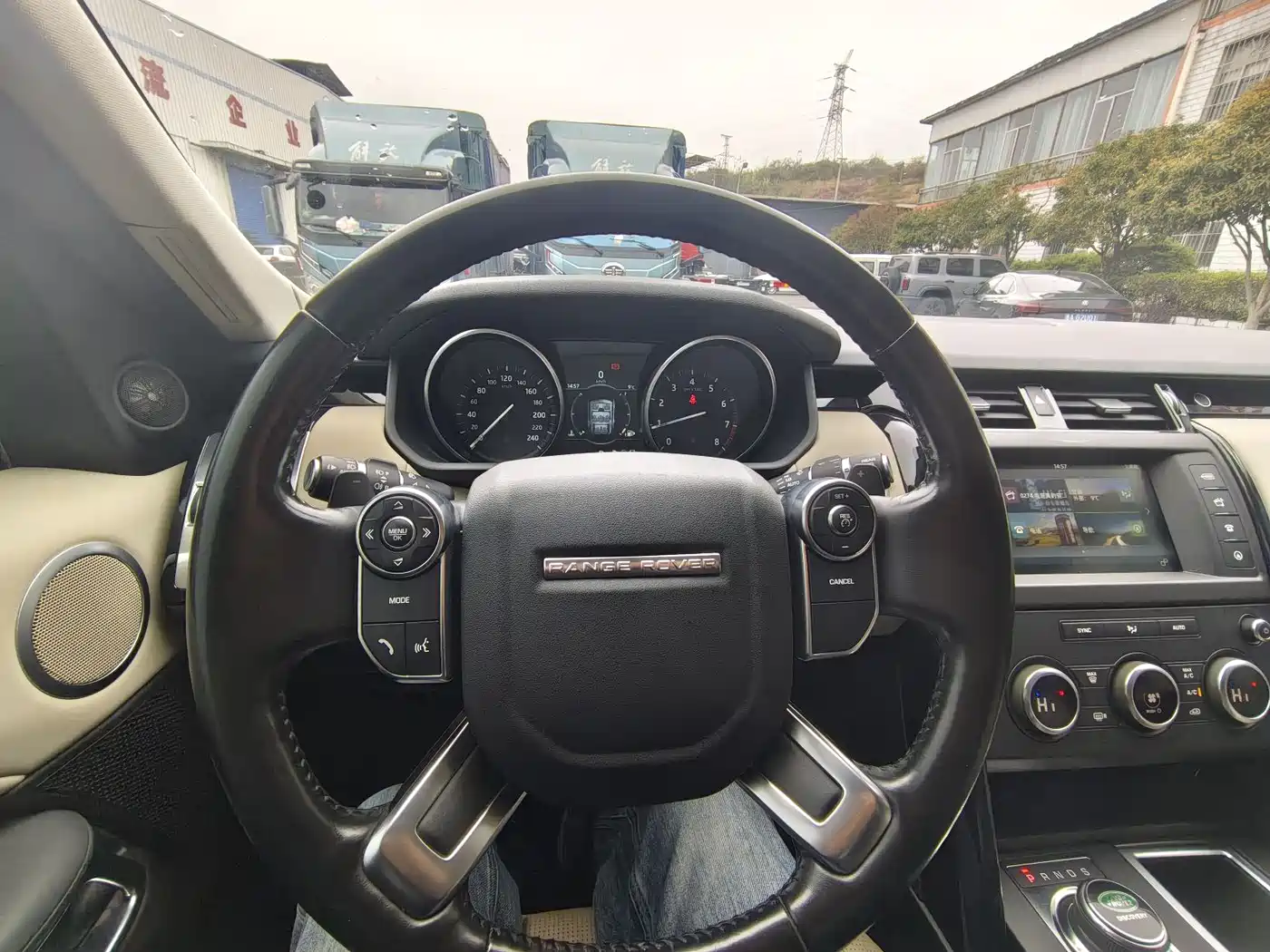 Land Rover Discovery 2017 3.0 SC V6 S фото 8
