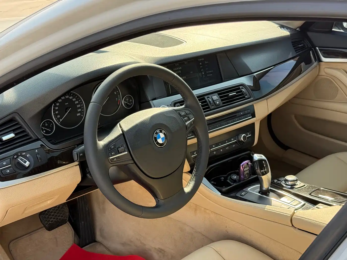 BMW 5 Series 2012 523Li Luxury фото 17