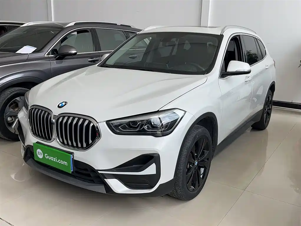 BMW X1 2021 sDrive20Li Fashion фото 2