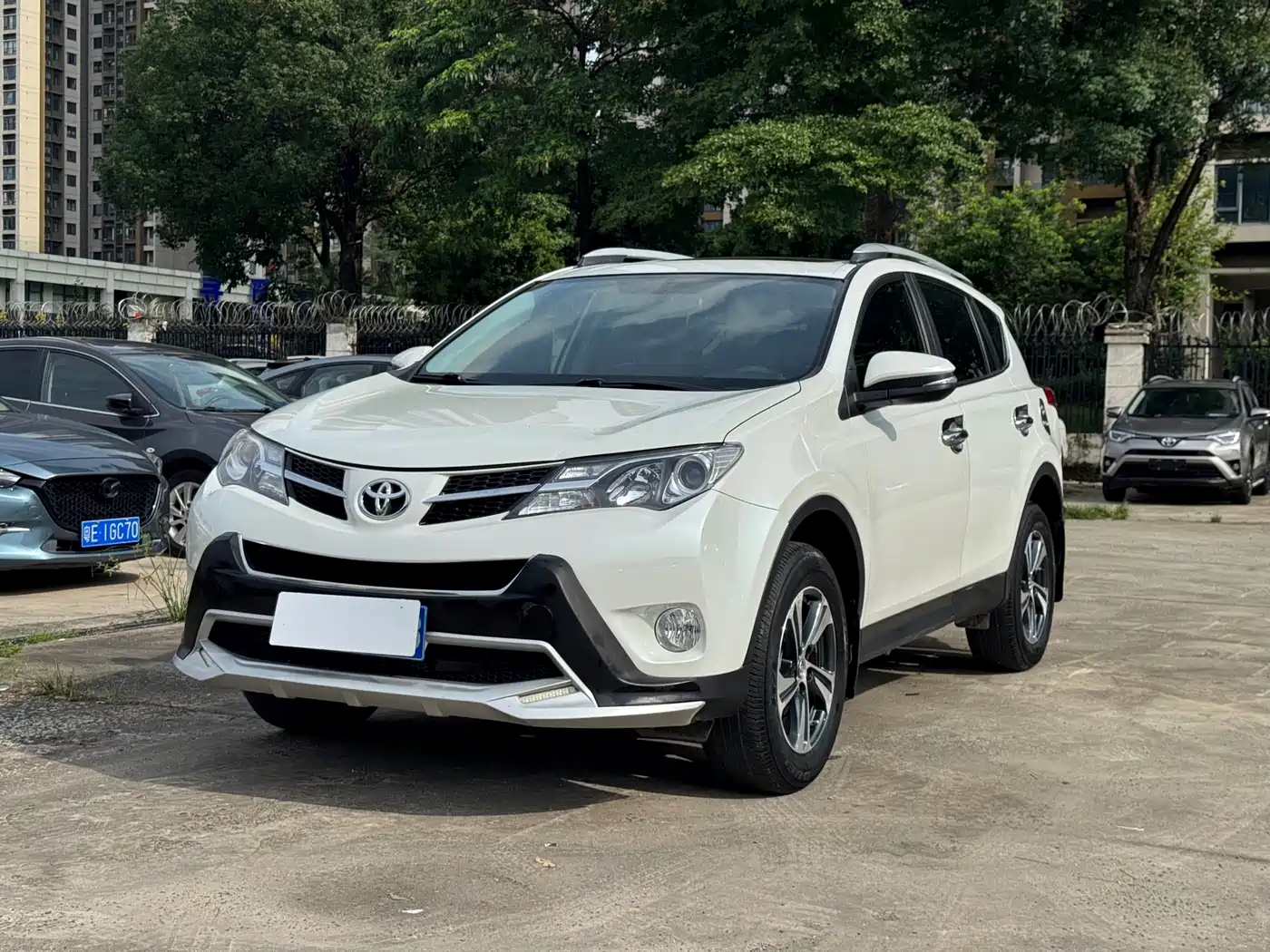 Toyota RAV4 Rongfang 2015 2.0L CVT 2WD Trend Edition