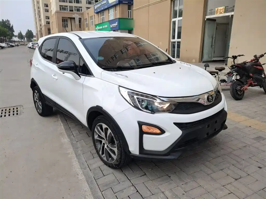 BYD Yuan 2017 1.5L Auto Cool Connect фото 4