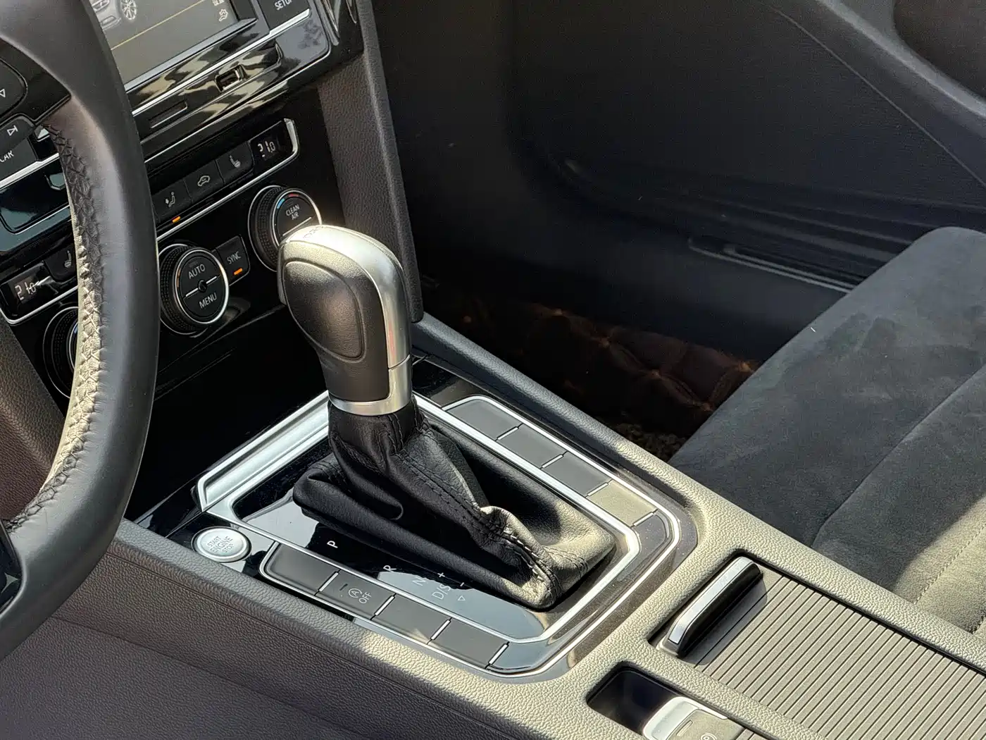 Volkswagen Magotan 2018 330TSI DSG Luxury фото 15