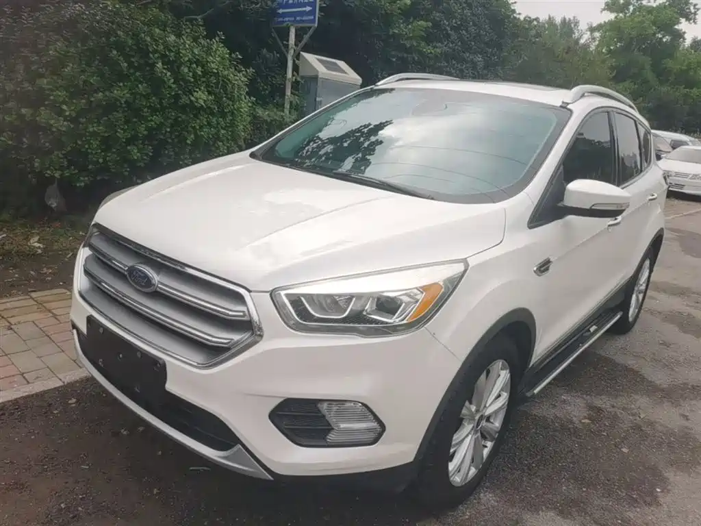 Фото 2 - Ford Kuga