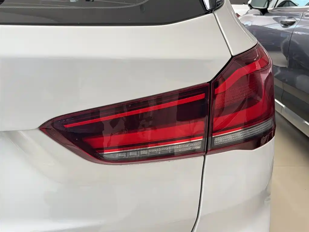 BMW X1 2021 sDrive20Li Fashion фото 12