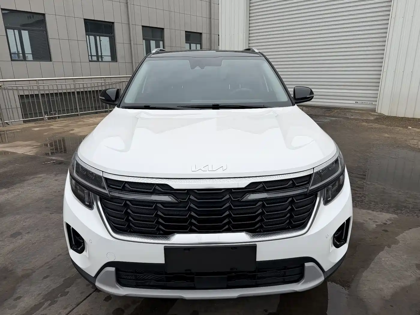 Kia Seltos 2023 1.5L CVT Luxury Edition фото 2