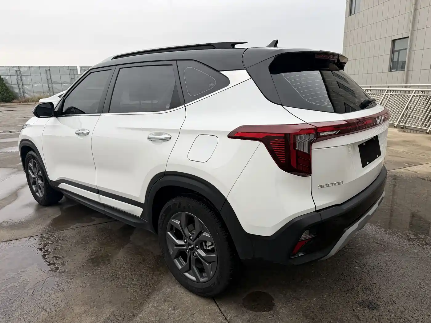 Kia Seltos 2023 1.5L CVT Luxury Edition фото 5