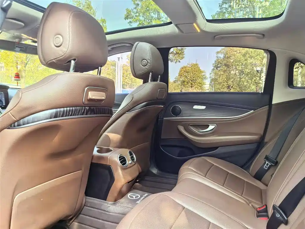 Mercedes-Benz E-Class 2020 E 300 L Sport Fashion Model фото 23