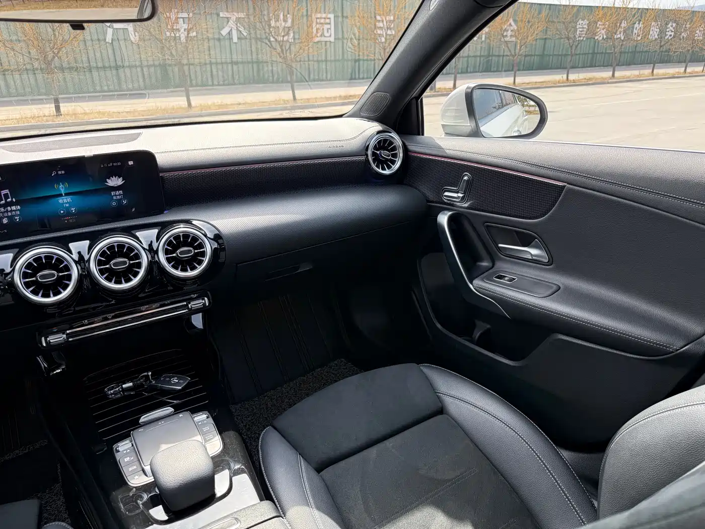 Mercedes-Benz A-Class 2021 A 200 L Sport Sedan Fashion Edition фото 30