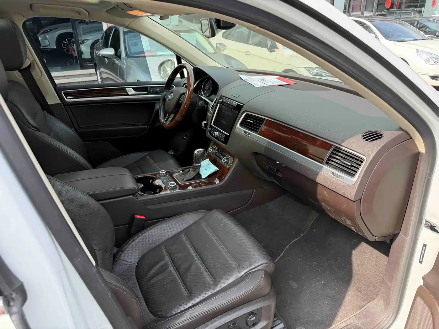 Volkswagen Touareg 2015 3.0TSI Comfort Edition фото 6