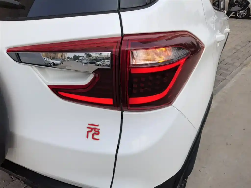BYD Yuan 2017 1.5L Auto Cool Connect фото 8