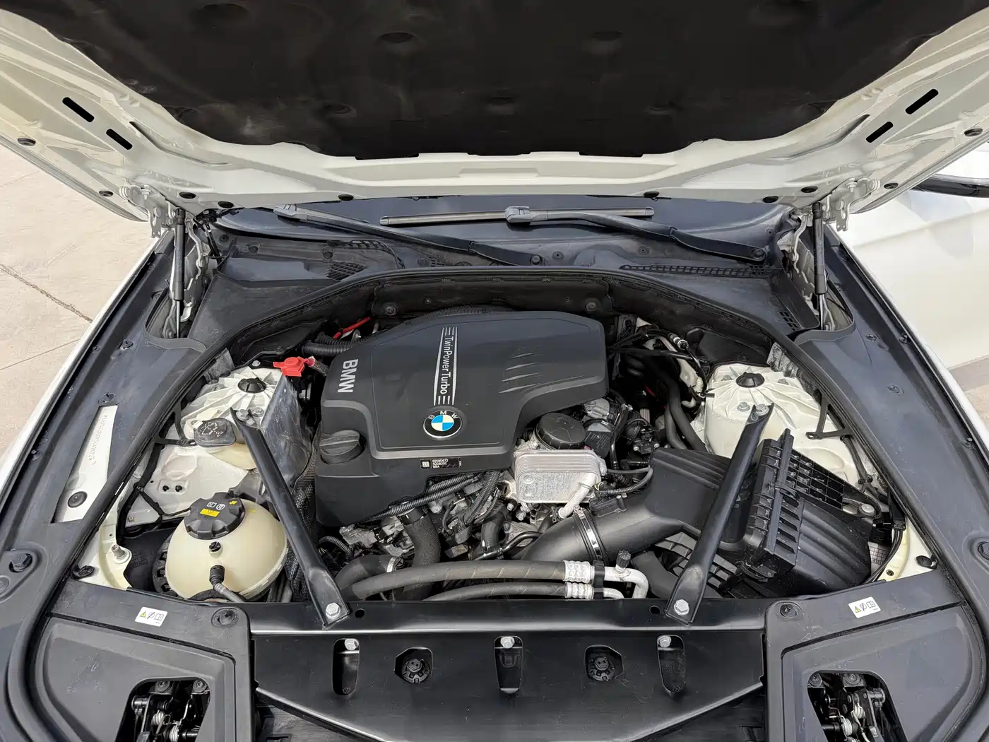 BMW 5 Series 2014 525Li Luxury Design Package фото 40