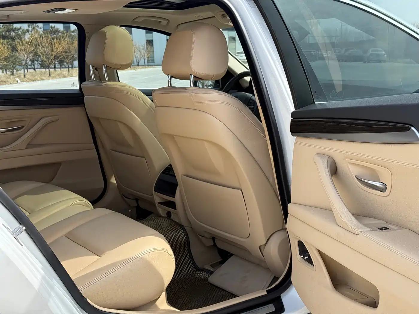 BMW 5 Series 2014 525Li Luxury Design Package фото 32