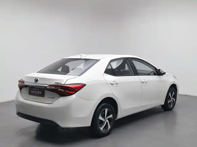 Toyota Levin 2017 Facelift Hybrid 1.8H GS E-CVT Elite Sunroof Edition China V — фото 3